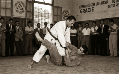 Vintage Gracie family BJJ training photo showcasing traditional Brazilian Jiu-Jitsu techniques at Mastery Martial Arts Bangkok